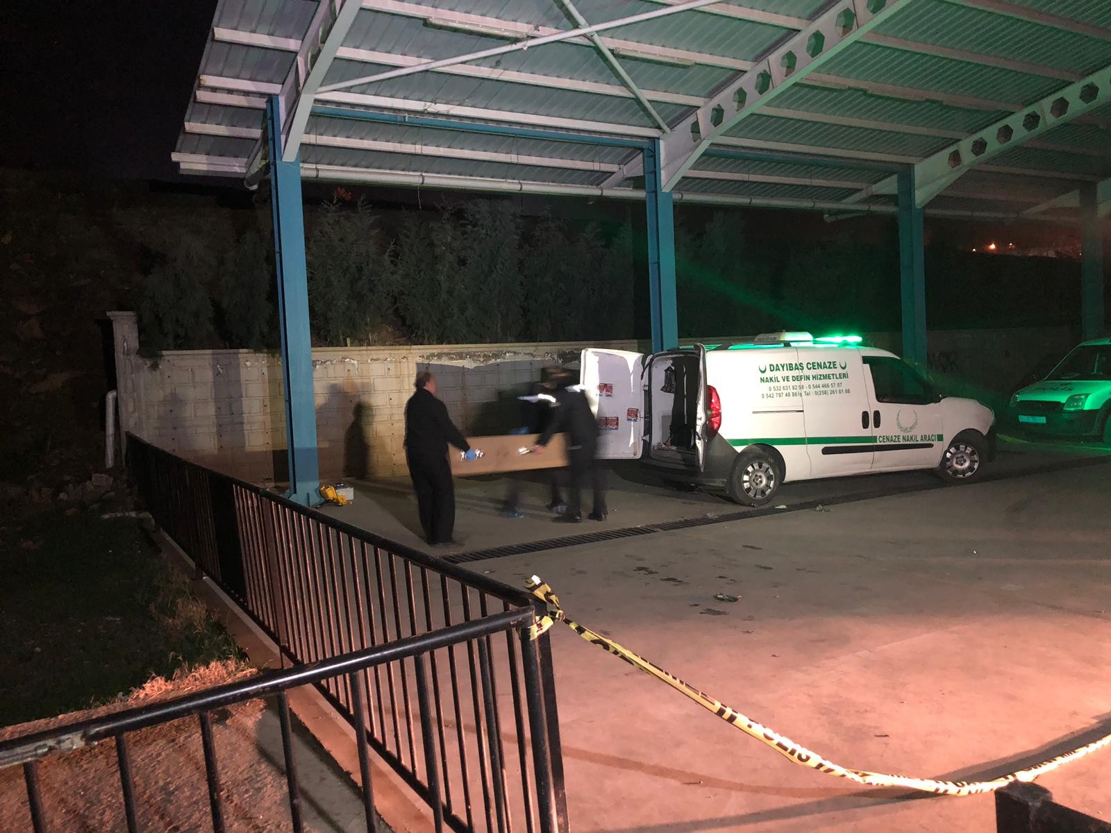 Denizli’de demir korkuluklara bağlı erkek cesedi bulundu