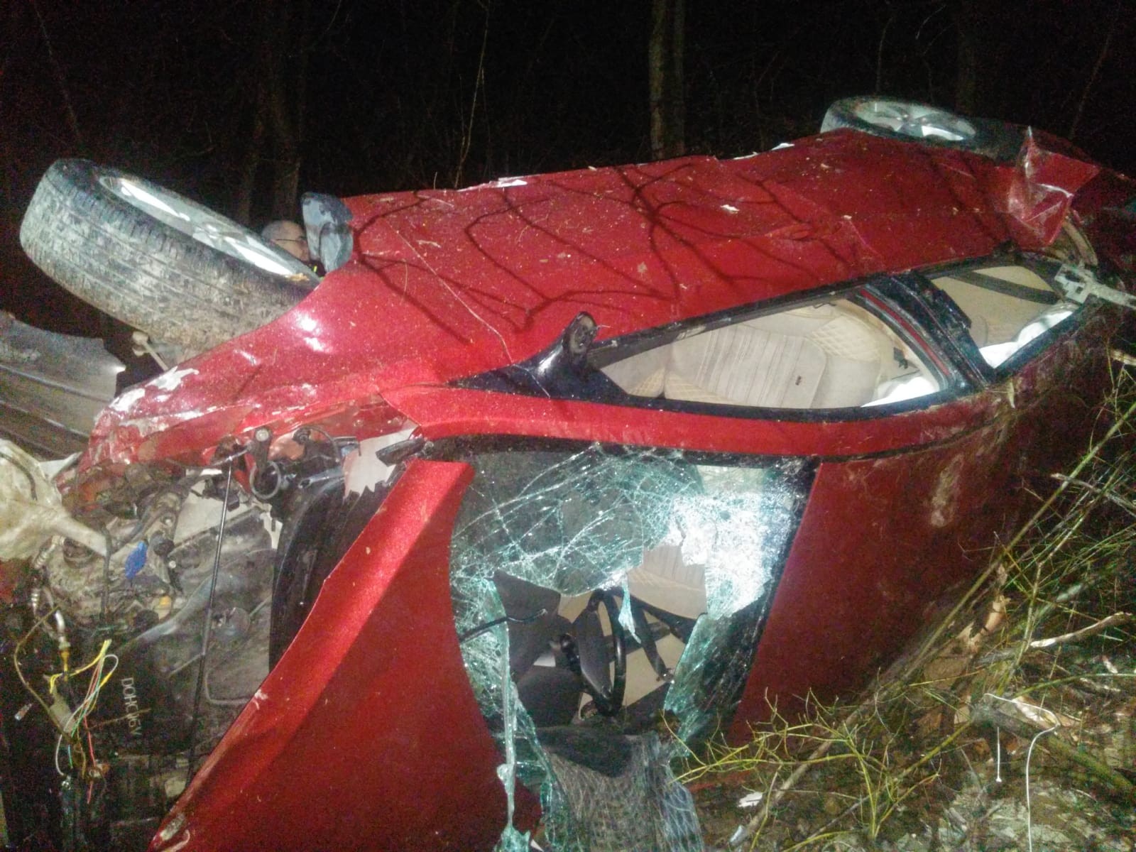 Otomobil şarampole uçtu: 4 yaralı