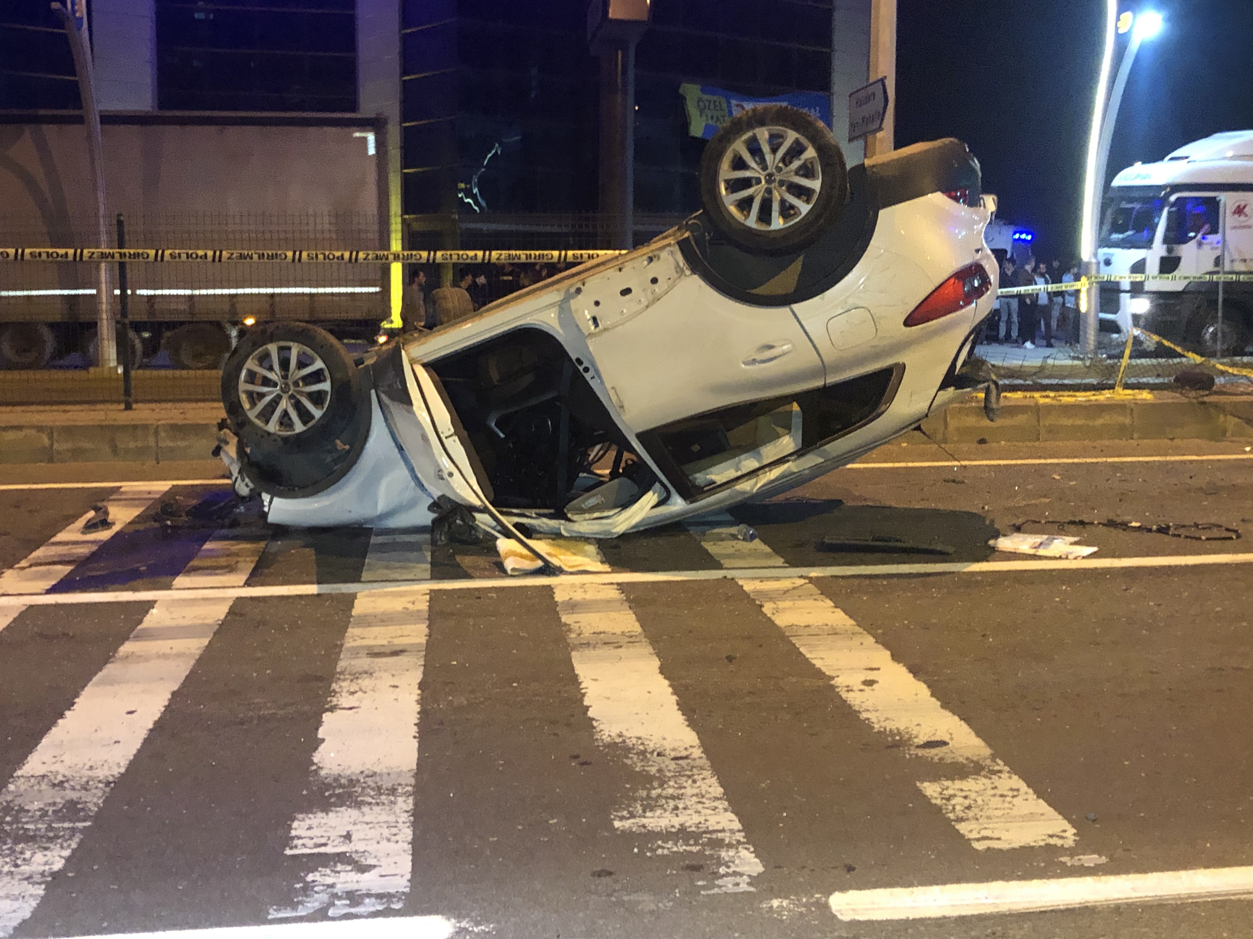 Feci kaza güvenlik kamerasında: 2 ölü 3 yaralı