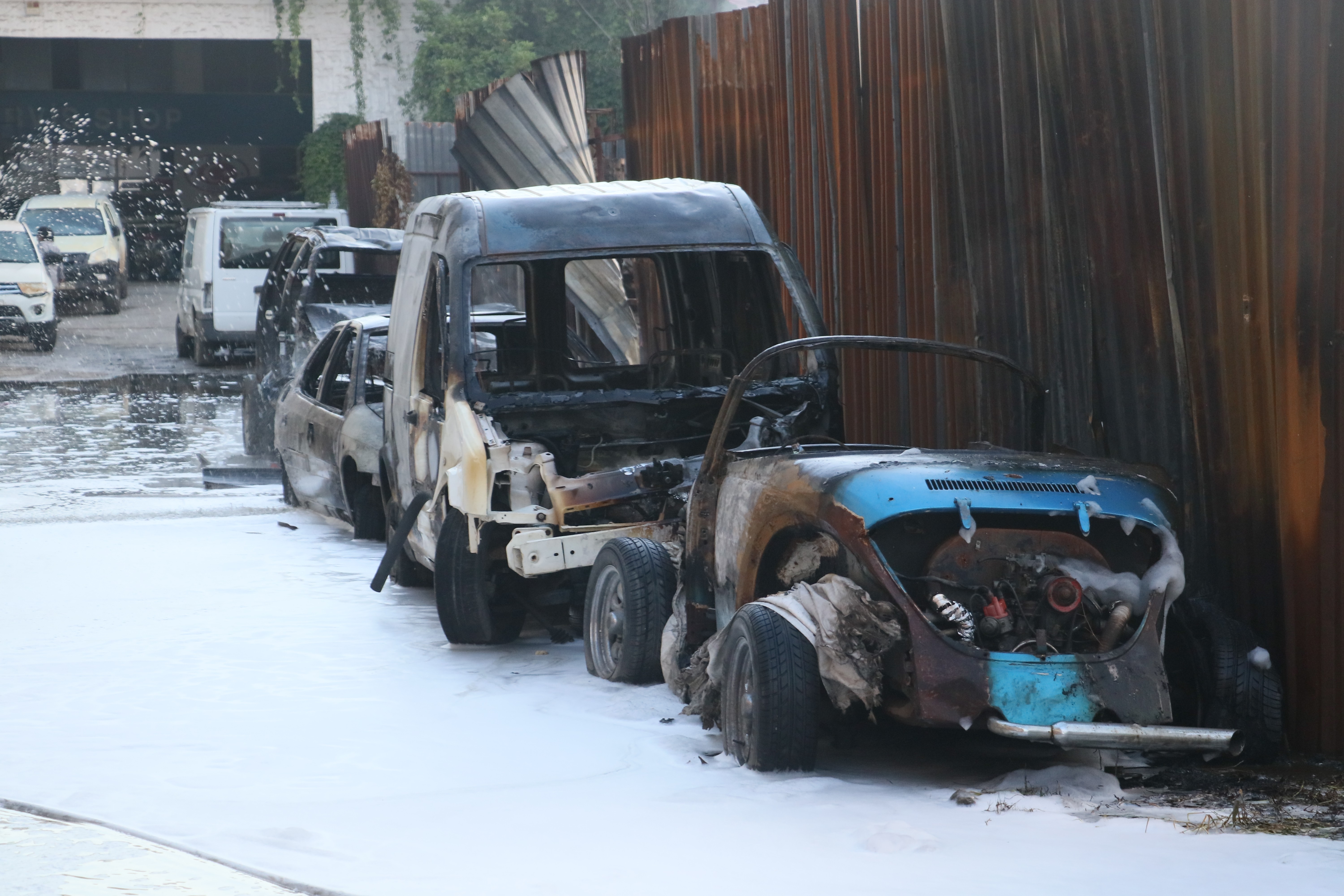 Adana’da geri dönüşüm fabrikası alev alev yandı