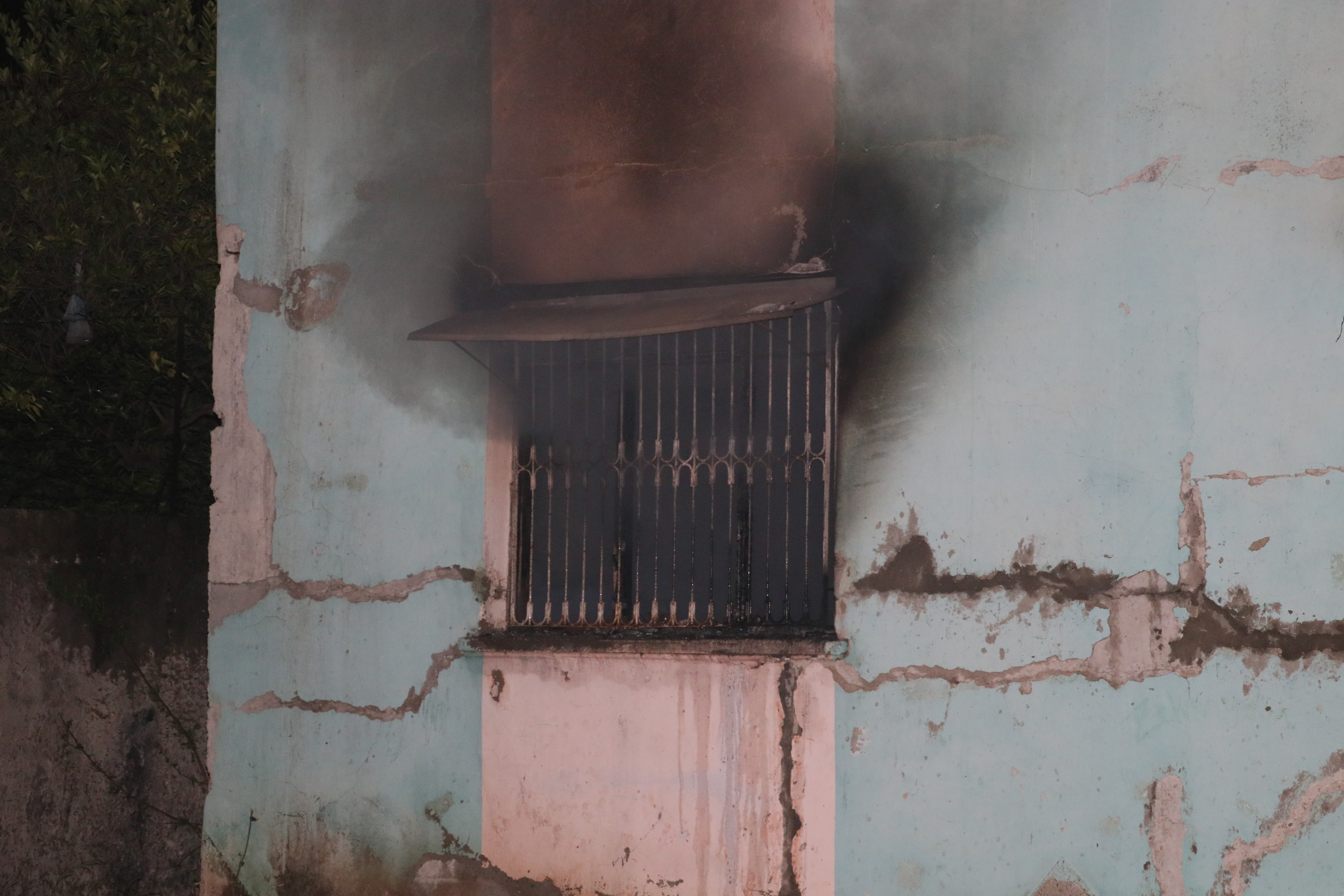 Adana'da yangın: 6 çocuk dumandan etkilendi