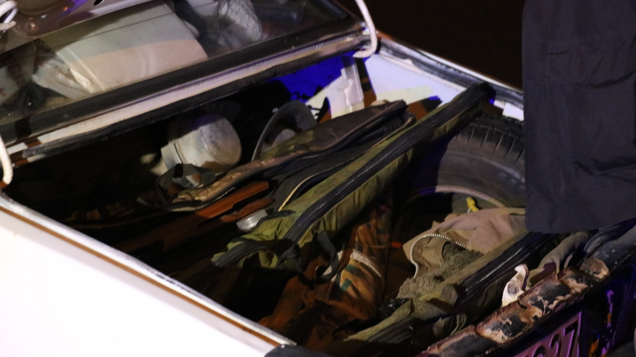 BBP Sivas İlçe Başkanının evini kurşunlayan şüphelilerin araçlarından cephane çıktı