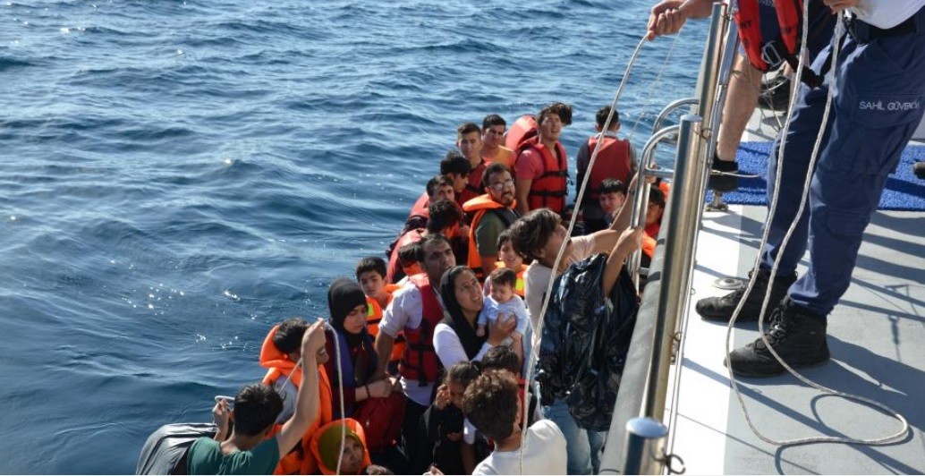 Ayvalık’ta 45 Afganistan uyruklu göçmen yakalandı