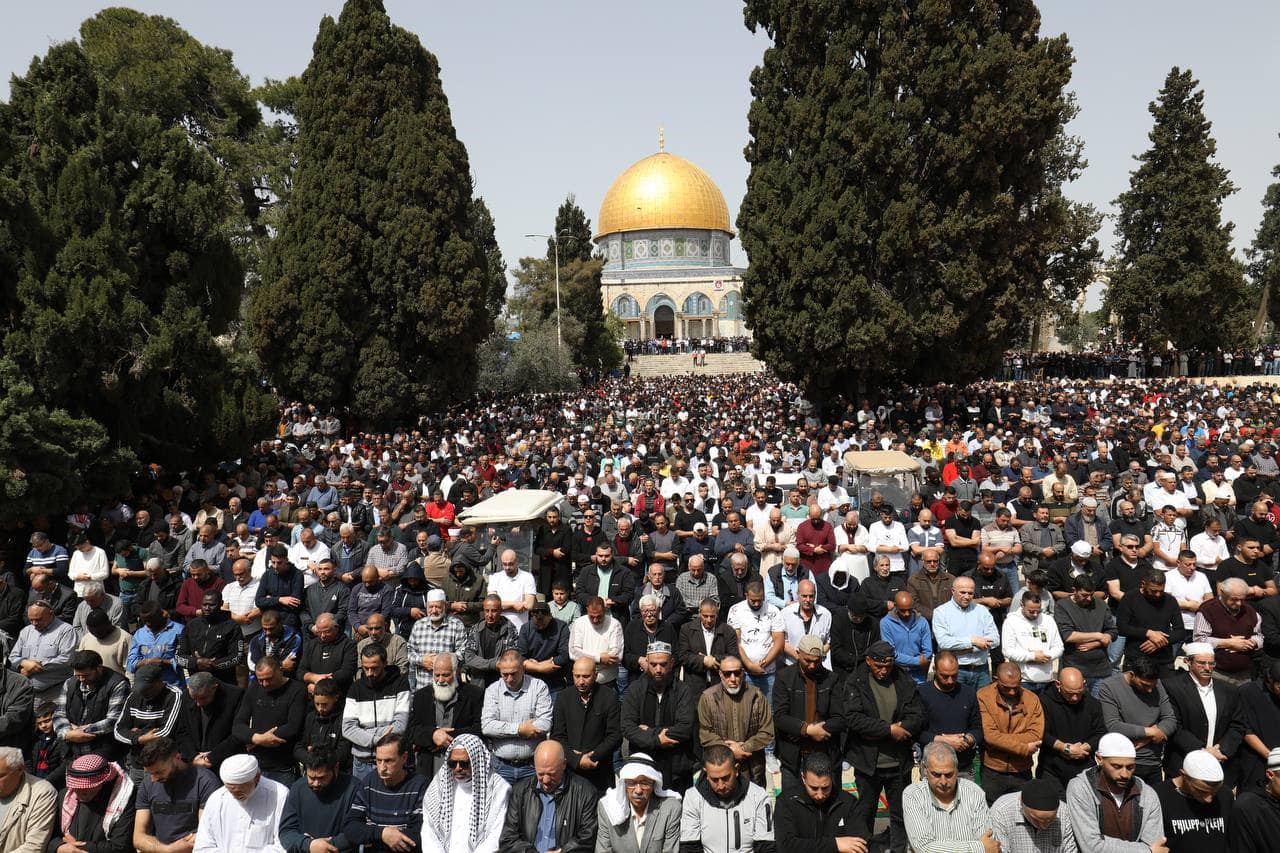 Cuma namazı kaç rekat, nasıl kılınır? Cuma namazı öğle namazıyla birlikte toplamda kaç rekattır? Mescid-i Aksa'da 100 bin kişi cuma namazı kıldı İhlas Haber Ajansı