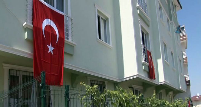 Şehit onbaşının baba ocağına ateş düştü 