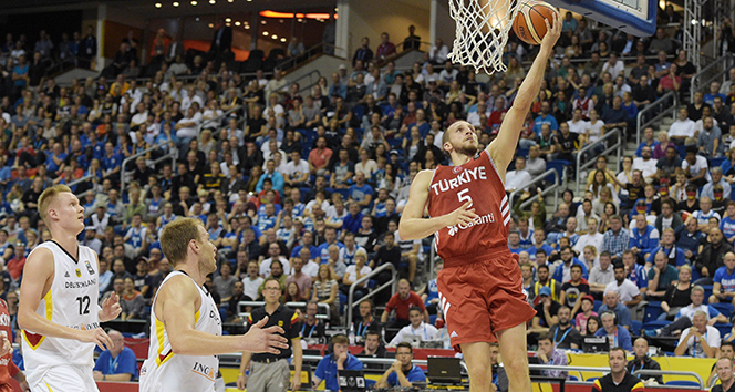 Millilerimiz Panzer'i devirdi!&nbsp;12 dev adam,almanya,Türkiye A Milli Basketbol Takımı