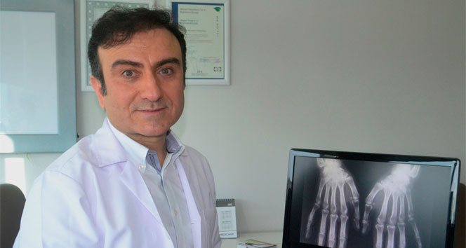Dr. Mehmet Portakal: ‘Parmaklarınızı çıtlatmak yerine esnetin’ Dr. Mehmet Portakal,kireçlenme,parmak çıtlatma