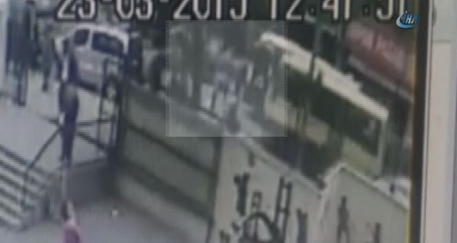 8 yaşındaki Berkay'a minibüs böyle çarptı Bayrampaşa,berkay özbek