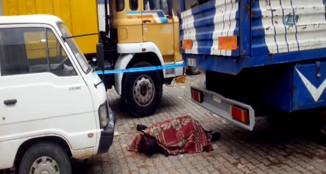 Gece bekçisi iki araç arasında sıkışarak ölmüş halde bulundu gece bekçisi