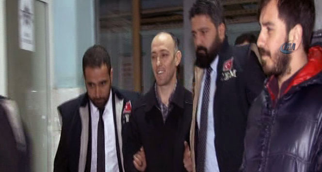 Romanya'da yakalanan eski 2 polis İstanbul'a getirildi 