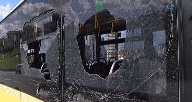 Metrobüsün tekeri fırladı metrobüs