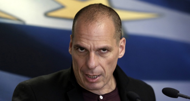 Saldırıya uğrayan Yunan Bakanı eşi korudu saldırıya uğrayan bakan Yunanistan Maliye Bakanı,Yanis Varoufakis