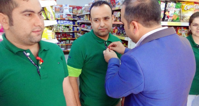 Düğününde toplanan çeyrek altınları işçilerine dağıttı 1 mayıs,çeyrek altın,düğün,Kasım Yasdıoğlu