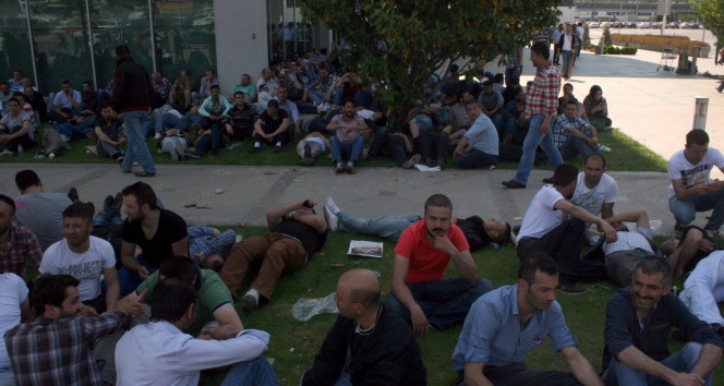 Renault fabrikasında işçilerin eylemi bursa,otomobil,Oyak Renault,Renault